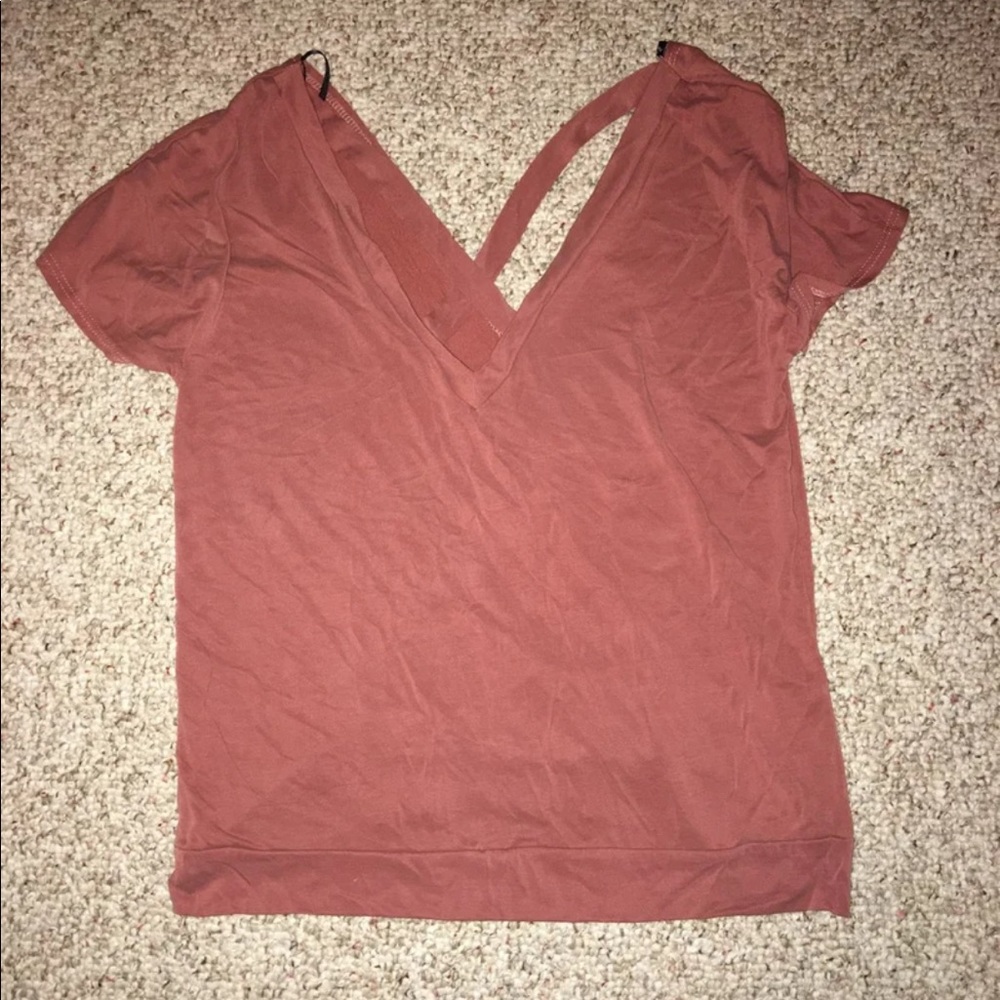Cute criss cross front top NWOT